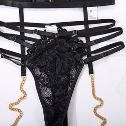 De namour lingerie by shots Strappy Drie-delige Kant Cut-out Set met Ketten - S/M - Zwart (8714273027009)