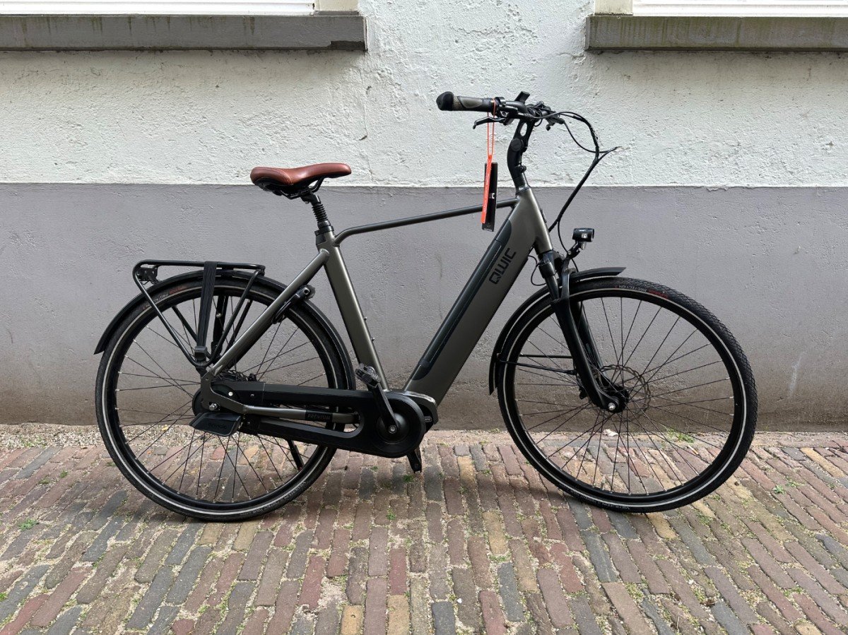 Qwic Premium i MN7+ AUTO (Qwic Inter Plus) Heren Jet Black 59cm 2025 (F.12124)