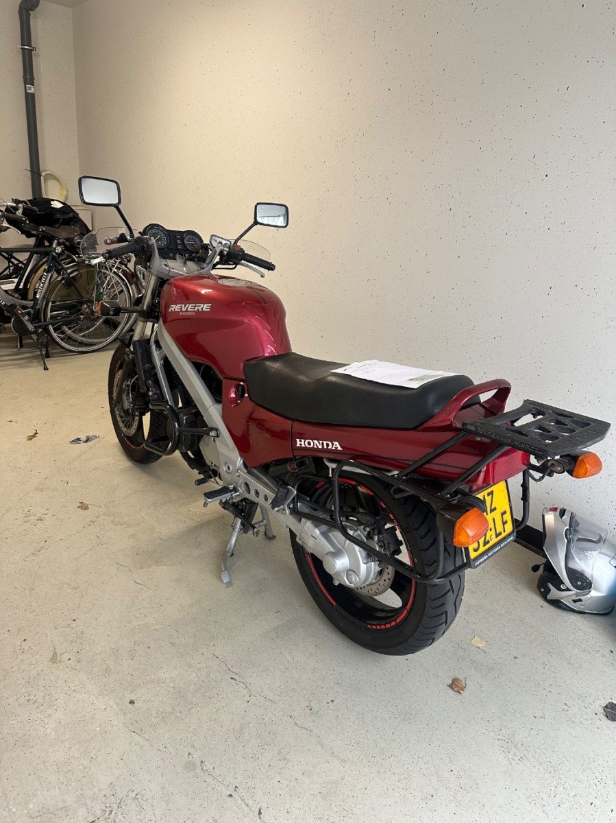 Honda NTV650 rood (F.12240)