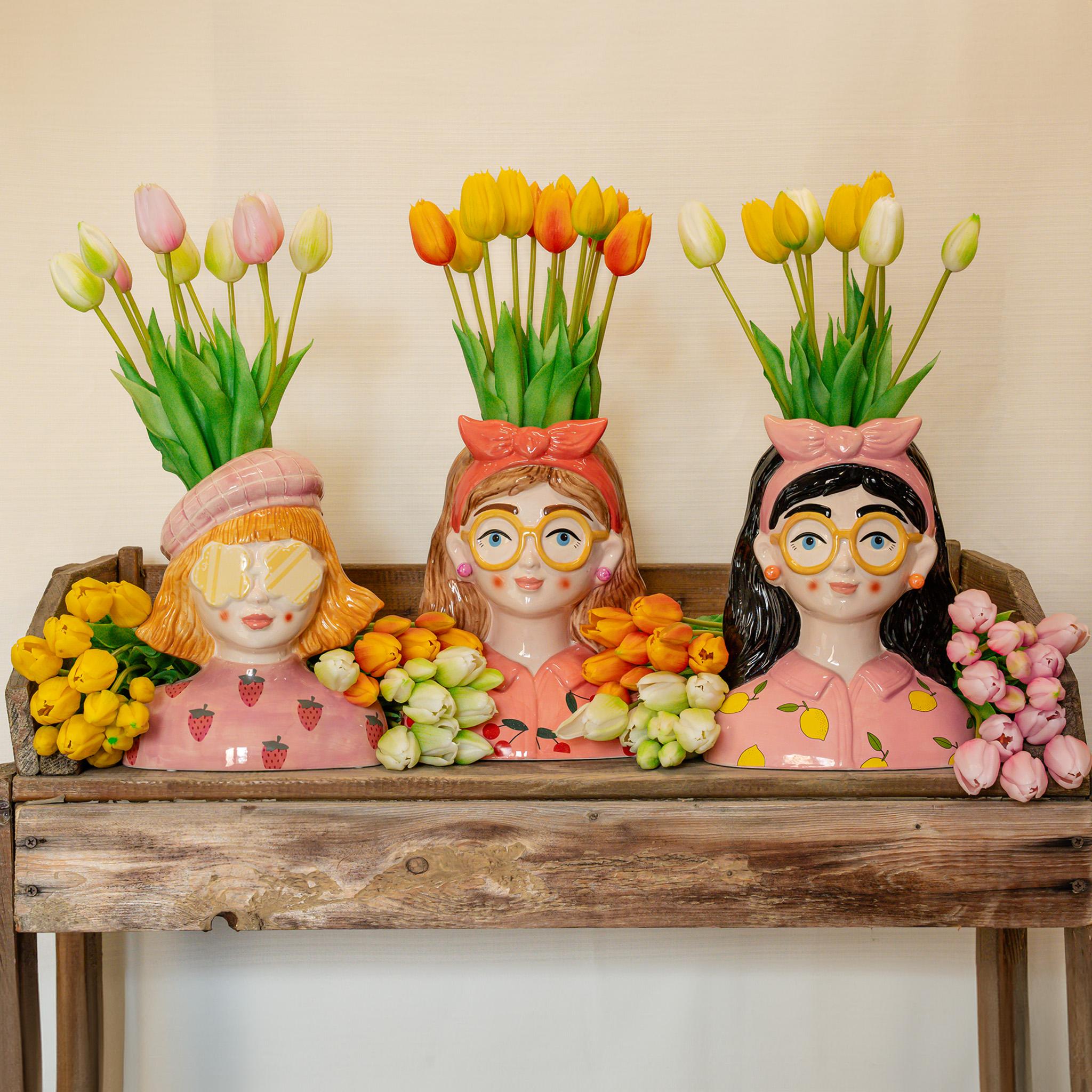 Vaas Aardbeien meisje + 10x real touch Tulp Pink (8720872023809)