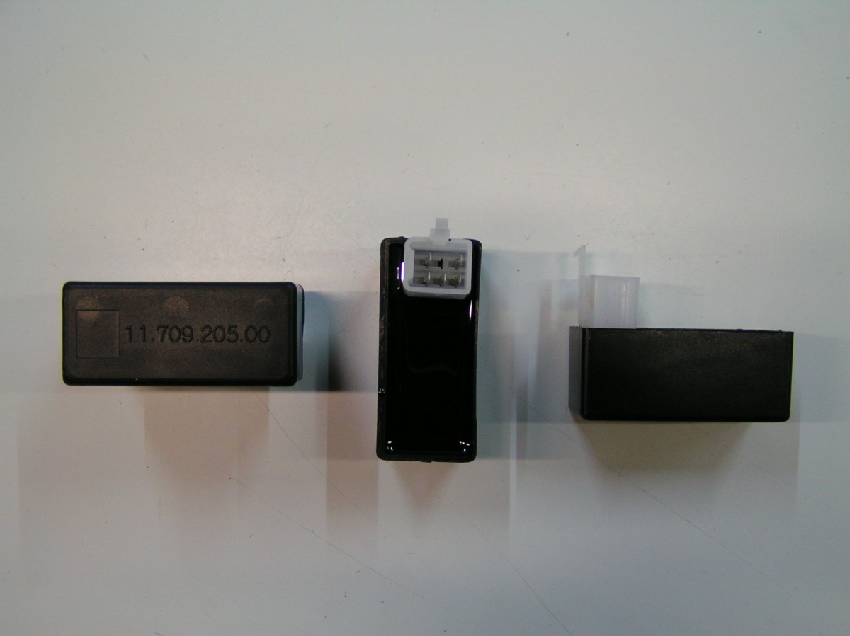 Merkloos Cdi unit scoot. honda/kymco/peugeot (8715705023439)