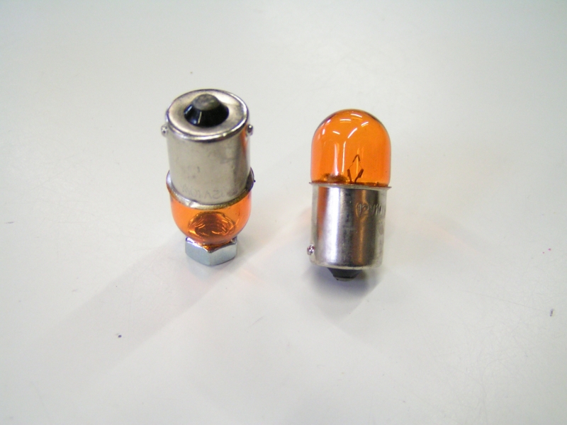 Piaggio Lamp 12v 10w oranje bau15s (584332)