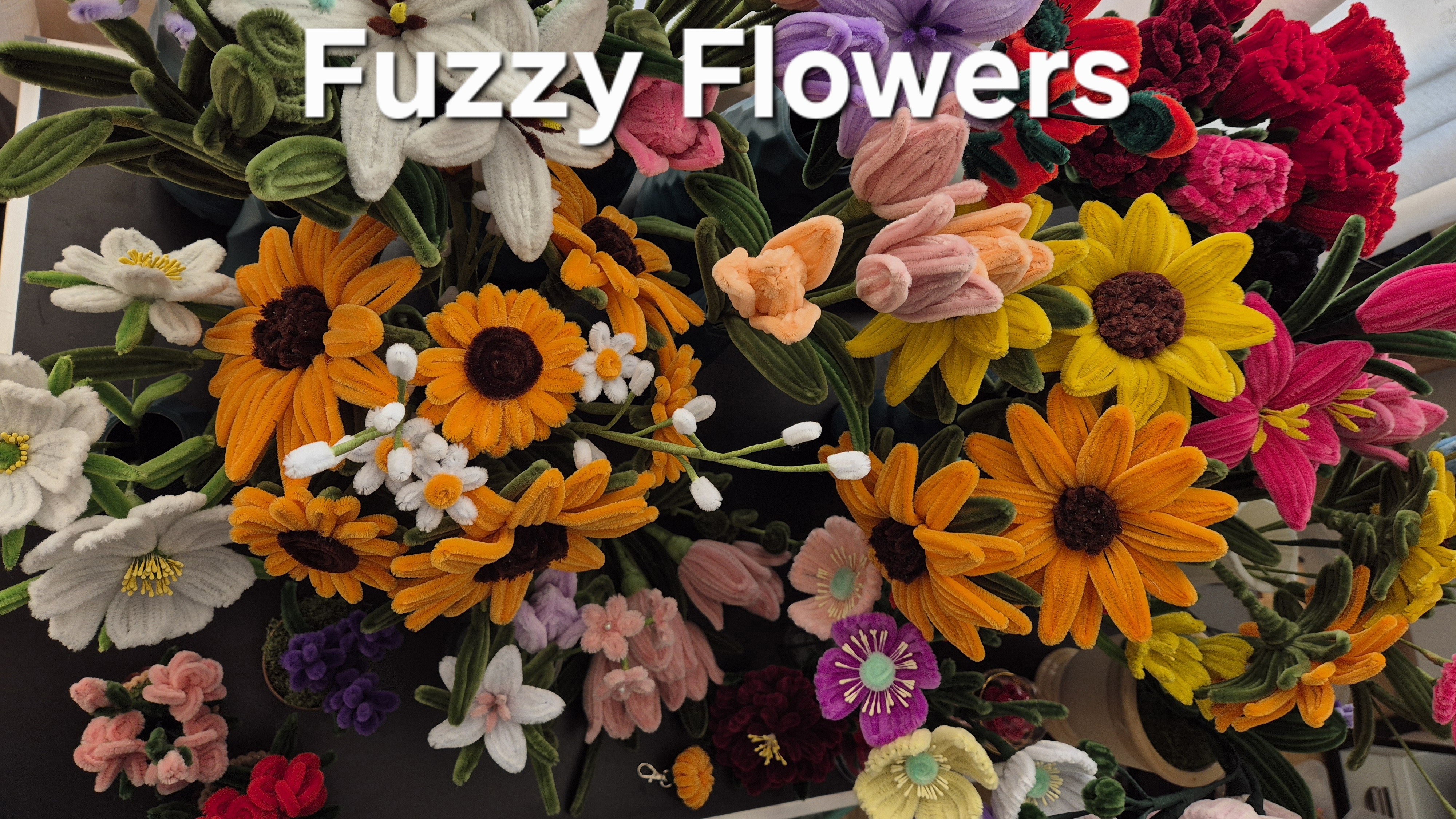 FuzzyFlower bloemen van chenilledraad.  Ook deze  worden voor u op maat gemaak
