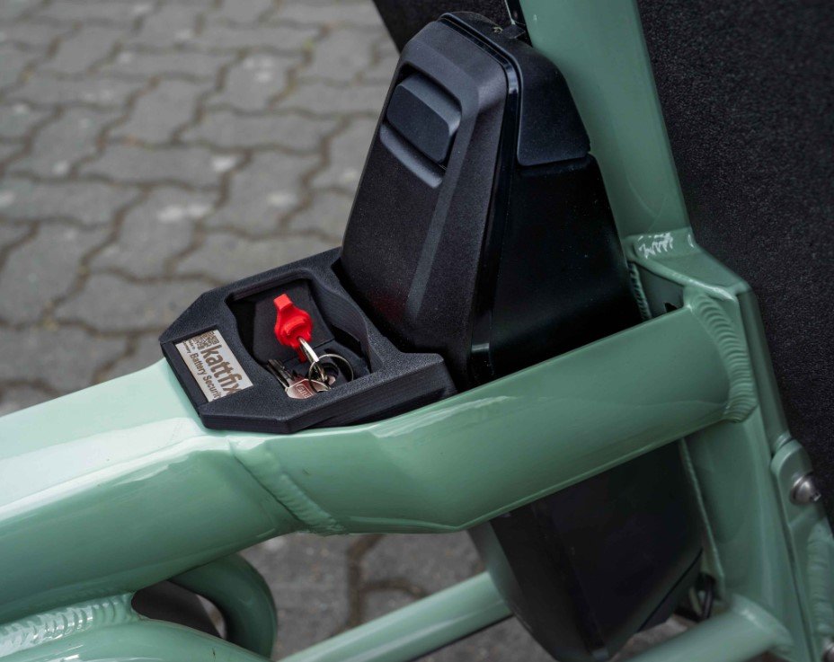 Katt'fix Accuslot Urban Arrow Bes3 725/800wh incl. Airtag vak (U03) (2181008360834)